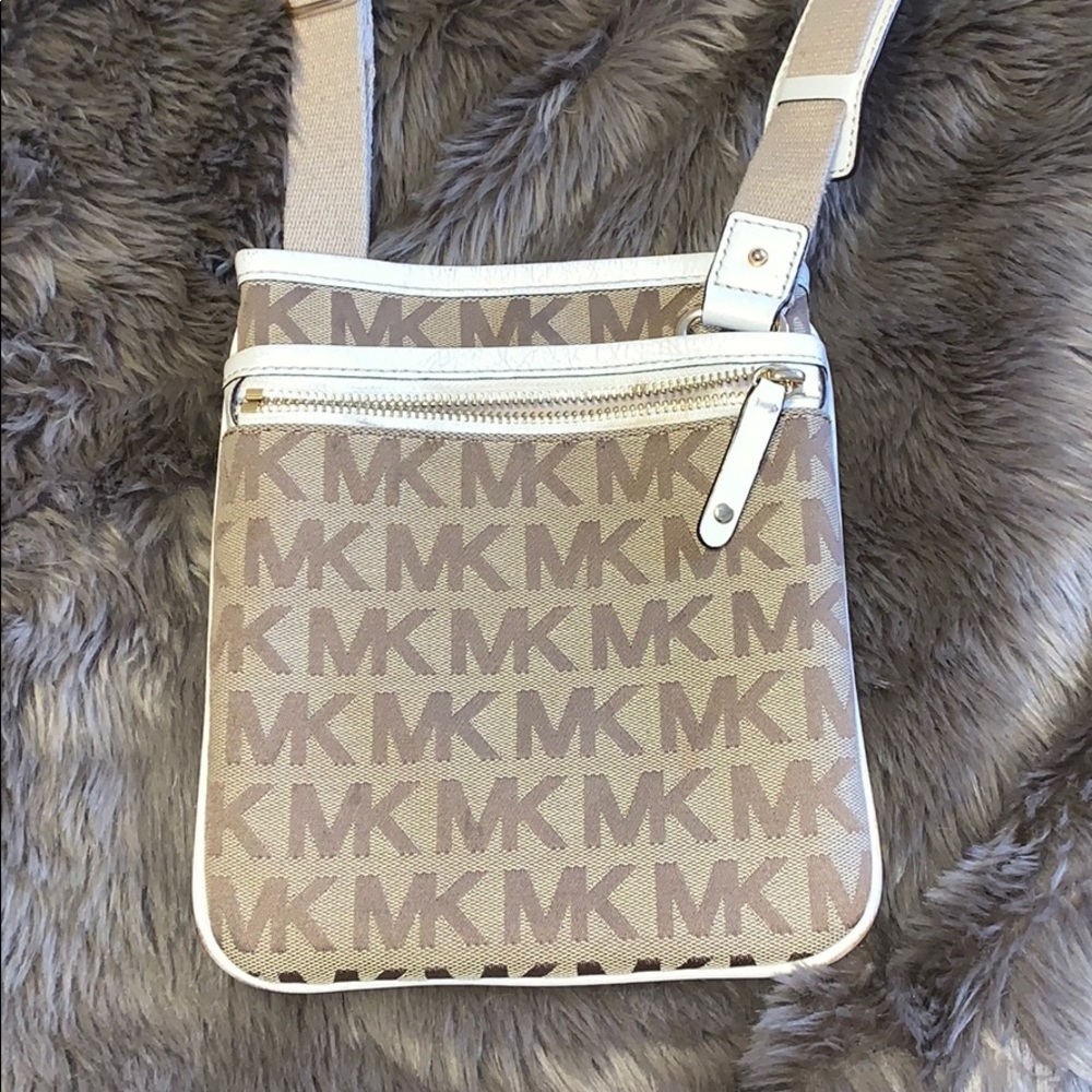 Michael kors cross body